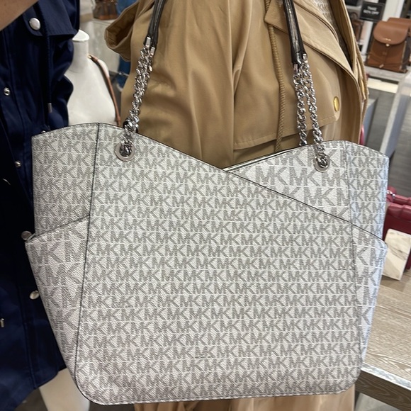Michael Kors Jet Set Travel Large Chained Tote Shoulder Bag MK 
Silver

NWT - Picture 14 of 16